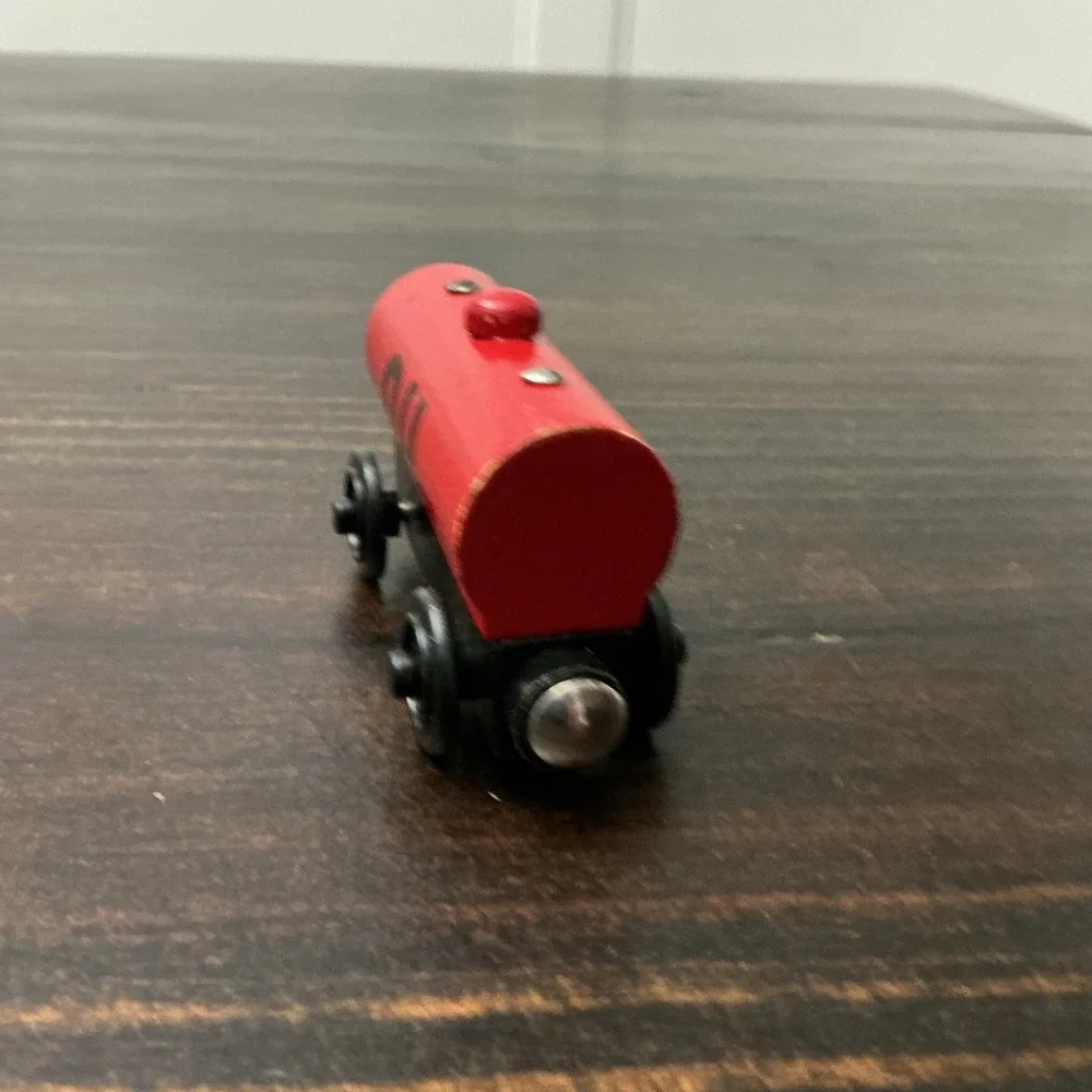 Thomas Wooden Railway Oil Car Red‎ Tanker Learning Curve 2004 Vintage Train Toy